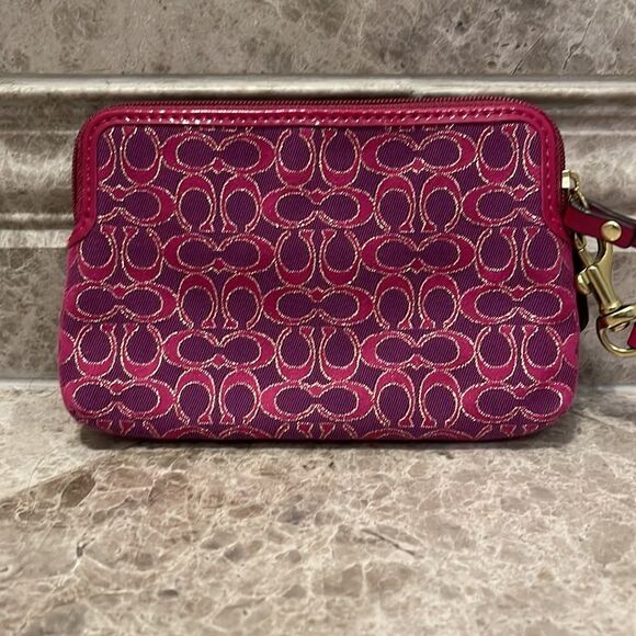 Coach Poppy Signature Bow Wristlet Fuchsia & Gold - Picture 6 of 17